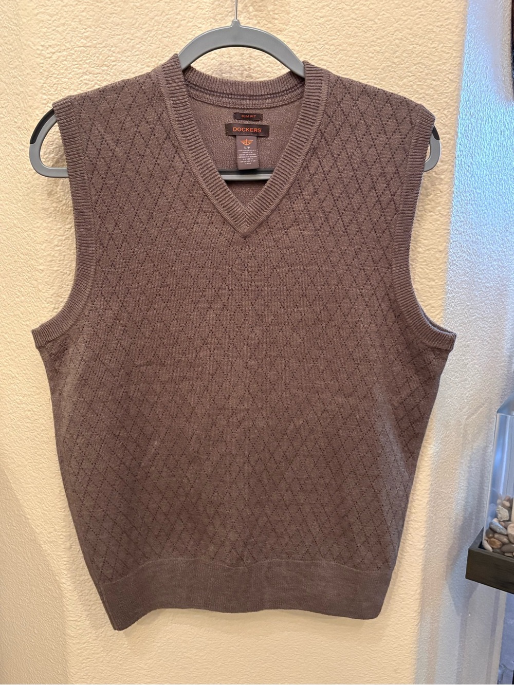 Dockers Taupe Brown Diamond Pattern V-Neck Sweater Preppy Vest Size Small